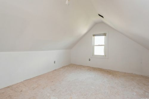 200 1st Ave, New Hyde Park NY  11040-4809 exterior