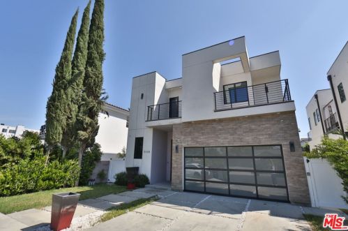 5128 Noble Ave, Van Nuys CA  91403-1376 exterior