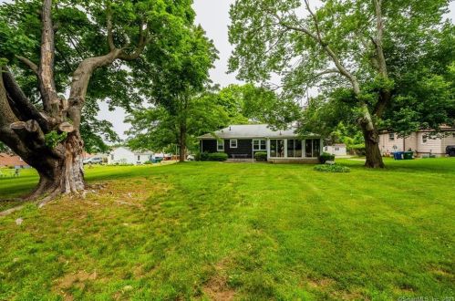 5 Summer Rest Rd, Waterford, CT 06385-3124