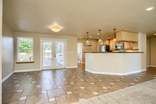 888 Glendower St, Ashland, OR 97520-1055