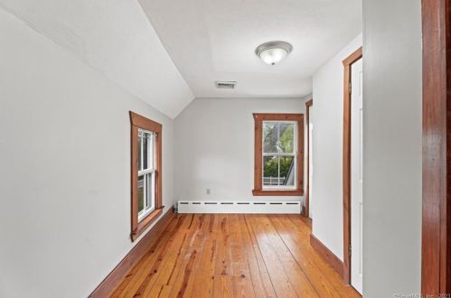 1305 Main St, Wapping CT  06074-2454 exterior