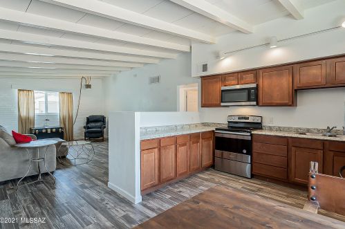 3927 Lind Rd, Tucson, AZ 85712-1021