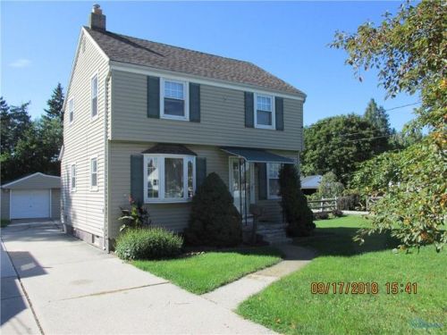 223 Hannum Ave, Rossford, OH 43460-1111
