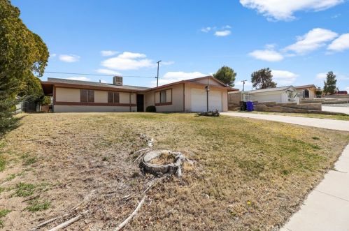 15689 Fresno St, Victorville, CA 92395-3418