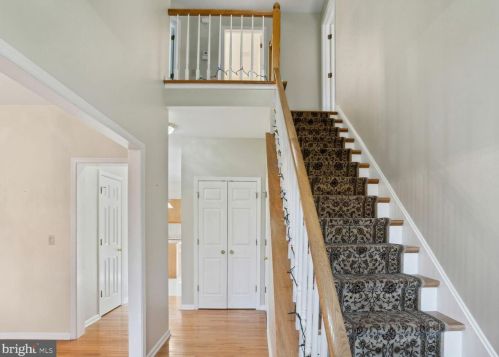 219 Creeks Bend Dr, Downingtown, PA 19335-1187