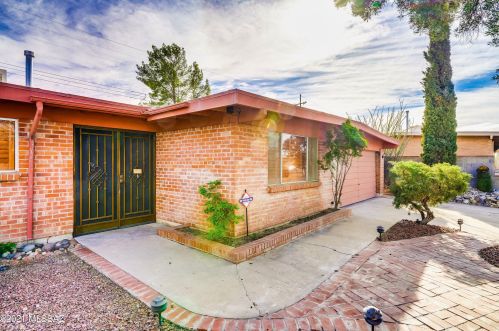 8810 Baker St, Tucson, AZ 85710-2616