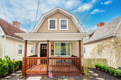 606 Hopkins St, Sewickley, PA 15143-1648