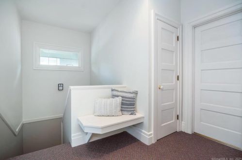 98 Ryefield Rd, Middletown CT  06457-5700 exterior