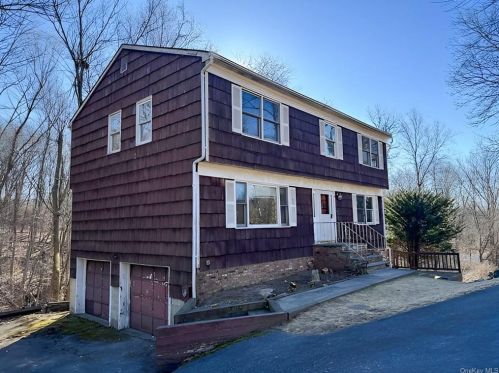 6 Gardineer Rd, Tompkins Corners, NY 10579-3424