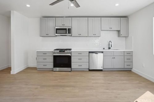 8042 Irvine Ave, North Hollywood CA  91605-1646 exterior