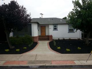 2190 Gill Dr, Concord, CA 94520-2231