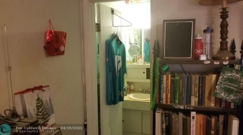 7330 1 Ct, Hollywood FL 33024-7212 exterior