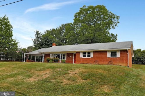 217 Lee St, Woodstock, VA 22664-1307