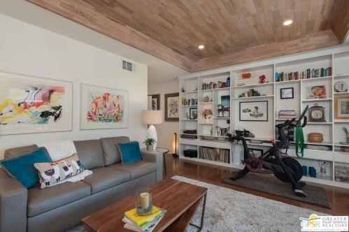 4 Vista Loma Dr, Rancho Mirage CA  92270-2959 exterior