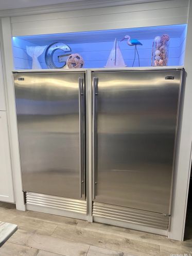 326 Lido Promenade, North Lindenhurst NY  11757-6600 exterior