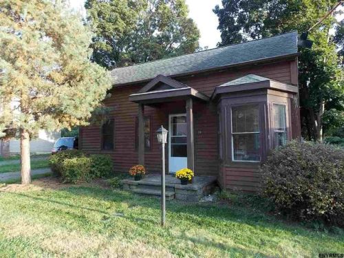 14 Halfmoon Dr, Waterford, NY 12188-1128