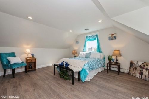 1805 Grant Ave, Seaford NY  11783-2318 exterior