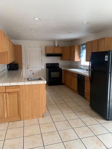 323 Larson Ln, Greenfield, CA 93927-5027