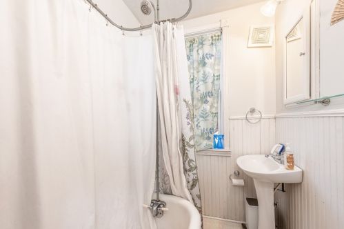 707 17th Ave, Whitaker PA  15120-2031 exterior