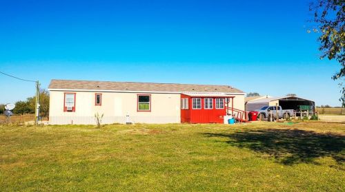 4289 County Road 15100, Blossom, TX 75416-4921
