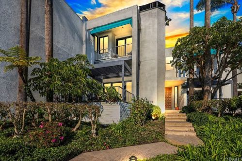 5528 Azure Way, Long Beach, CA 90803-4823