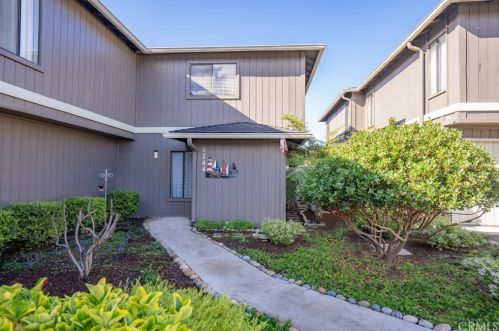 1744 Longbranch Ave, Pismo Beach, CA 93433-2580