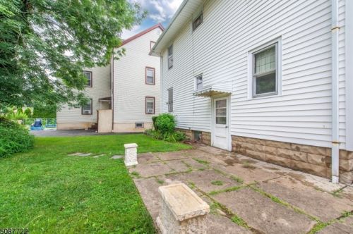 66 Clinton St, Bloomfield NJ  07003-2421 exterior