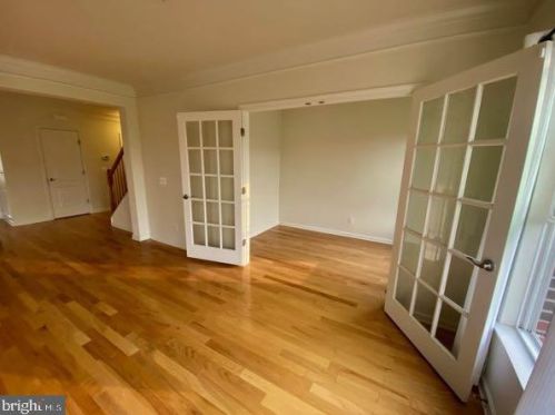 15352 Kensington Park Dr, Woodbridge VA  22191-6571 exterior