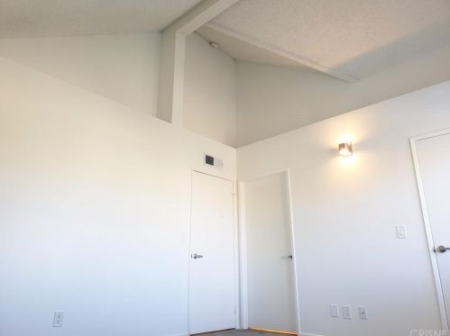 5325 Denny Ave, North Hollywood CA  91602-3218 exterior