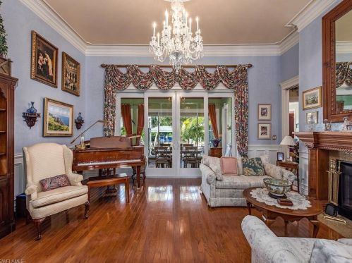 375 21 Ave, Naples FL 34116-5721 exterior