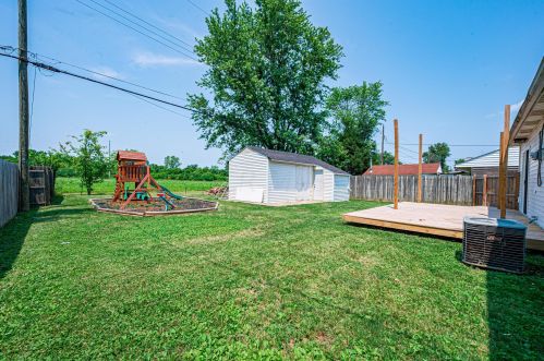 430 Madison Dr, West Jefferson OH  43162-1304 exterior