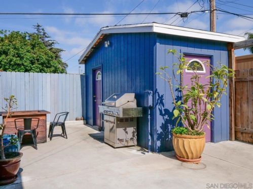 1653 Edgemont St, San Diego CA 92102-1241 exterior