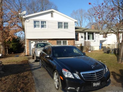 69 Bagley Ter, Waterbury, CT 06705-3011