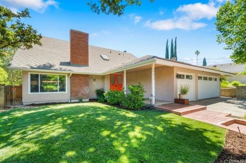 24072 Avenida Crescenta, Santa Clarita, CA 91355-3104