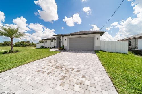 1005 13th Pl, Cape Coral, FL 33909-0015