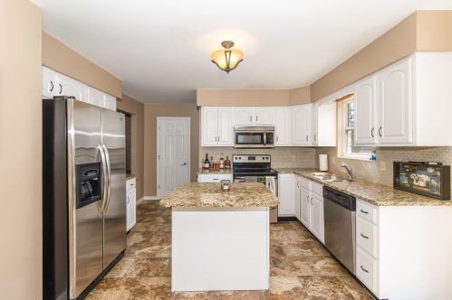 7564 Thunder Ridge Dr, Florence KY  41042-8268 exterior