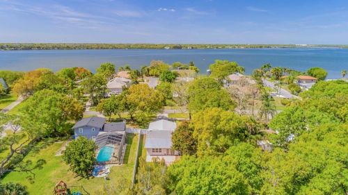 707 Shore Dr, Oldsmar FL  34677-4305 exterior