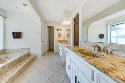 324 Shady Brk Ln, Cedar Hill TX 75104-4791 exterior