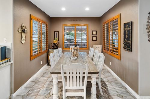 42240 Ridge View Dr, Lancaster CA 93536-7382 exterior