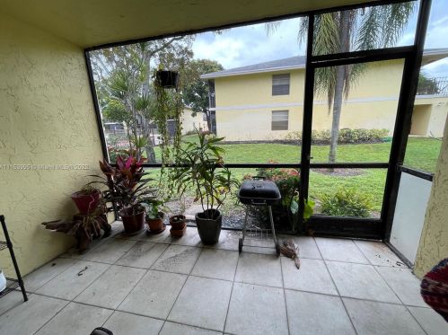 905 Southridge Rd, Delray Beach, FL 33444-8110