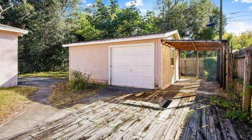 6026 17 Ave, Saint Petersburg FL  33707-3203 exterior