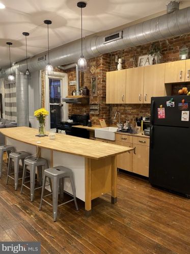 712 Hicks St, Philadelphia PA  19146-2125 exterior