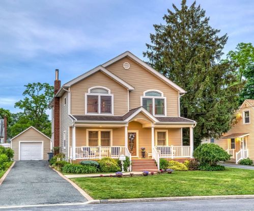 2292 Lincoln St, North Bellmore, NY 11710-2139