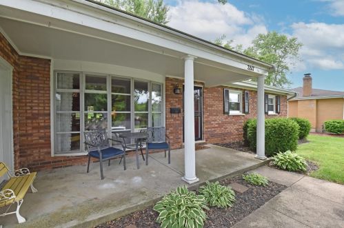 3247 Fieldcrest Dr, Covington, KY 41018-2208