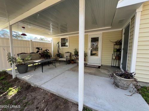 30 Burlington Cir, Beaufort SC  29906-8538 exterior