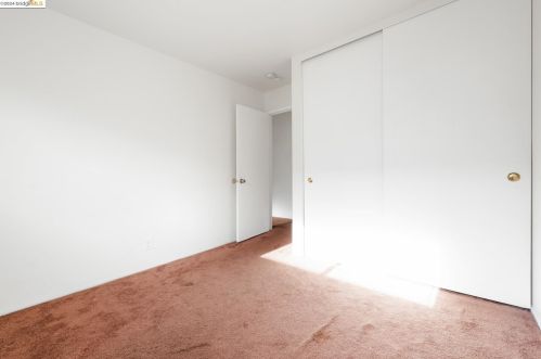 1636 99 Ave, Oakland CA  94605-4814 exterior