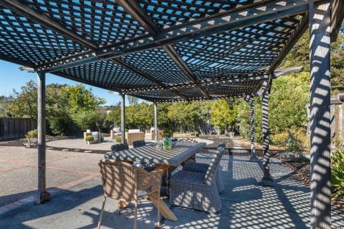 283 Cecilia Way, Tiburon CA  94920-2105 exterior