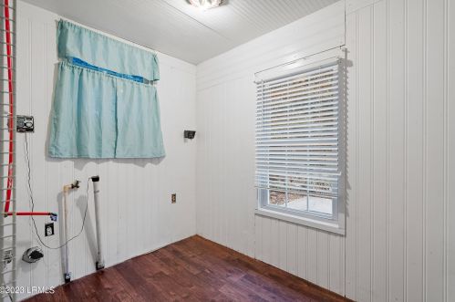 64 Cherokee Farms Rd, Beaufort SC  29906-8823 exterior