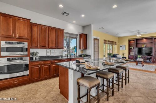 544 Janet Way, Gilbert, AZ 85297-1477