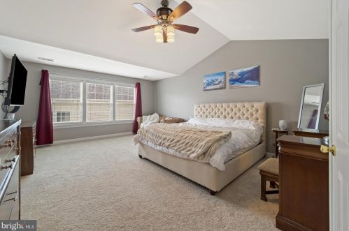 8168 Gilroy Dr, Lorton VA 22079-2936 exterior